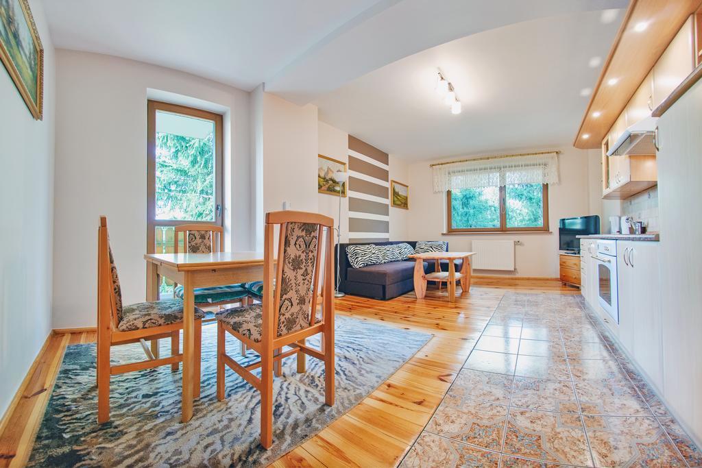 Apartamenty Sun & Snow Moniuszki カルパッチ 部屋 写真